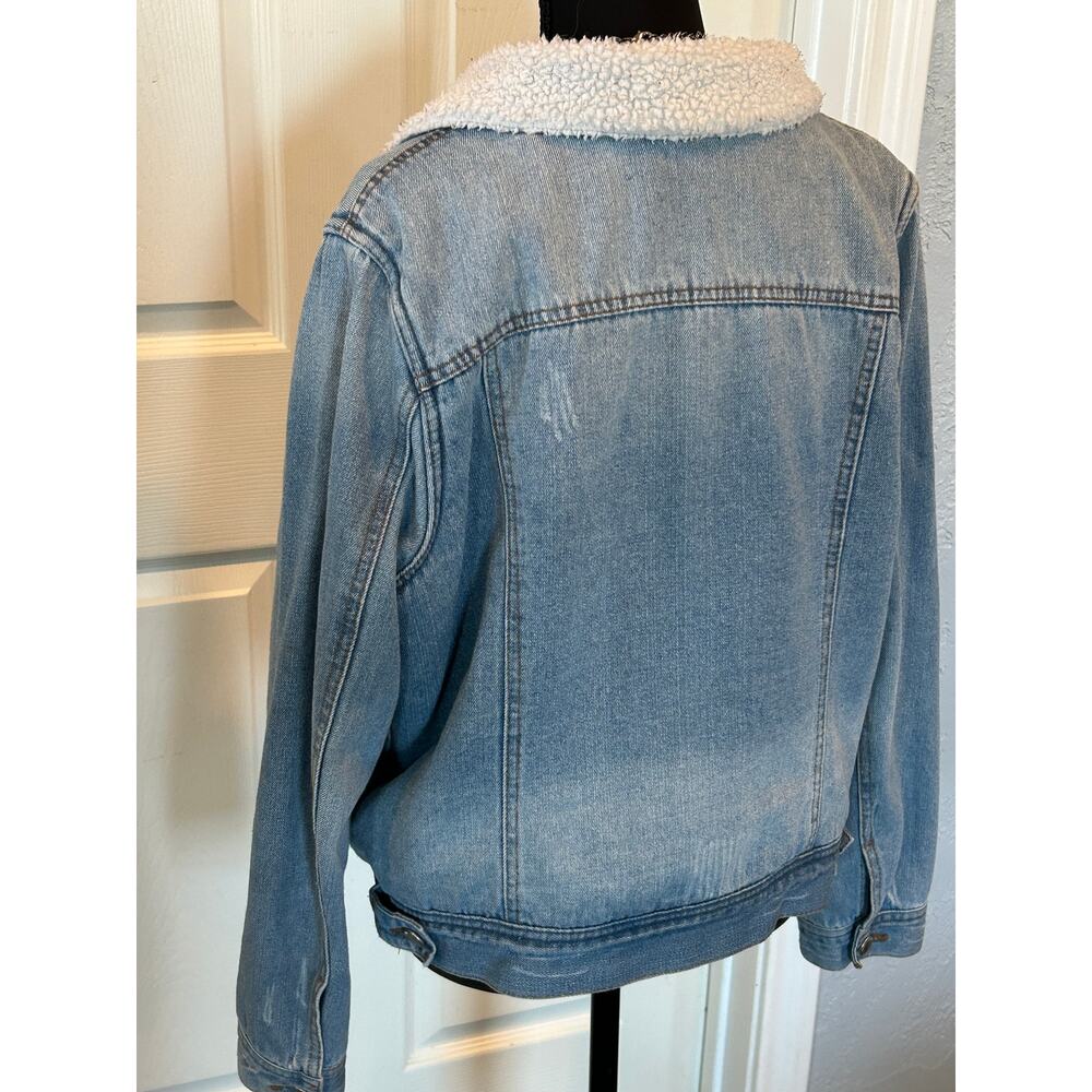 Jade & Ivory Womens L Light Wash Distressed Sherpa Lined Denim Jacket Cozy EUC - Picture 9 of 10
